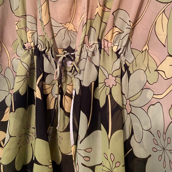 Floral Pink Polkadot Shear Top - Picture 2 of 3